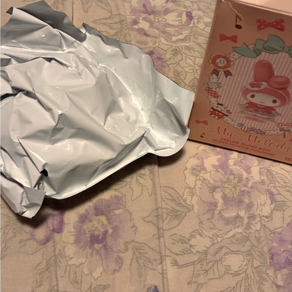 Sanrio My Melody Pink Figure Blind Box - Picture 3 of 3